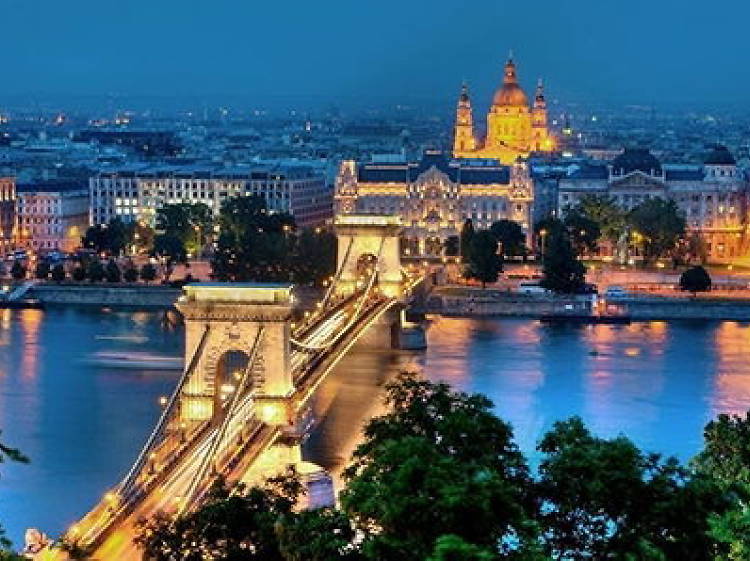  İZMİR'DEN VİYANA & SALZBURG & PRAG & BUDAPEŞTE     
